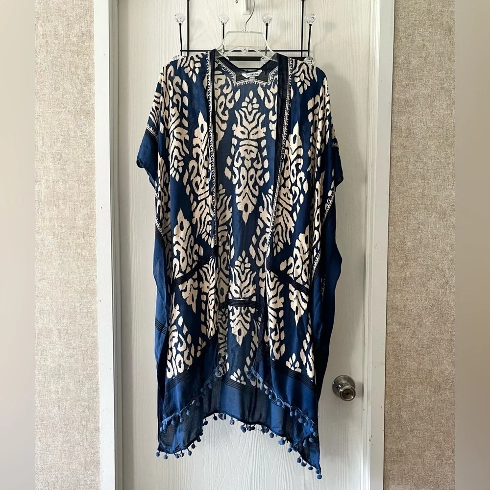 Nostalgia Navy and Beige Patterned Cover Wrap
